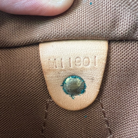 Vintage Louis Vuitton handbag from 90s - Picture 14 of 14